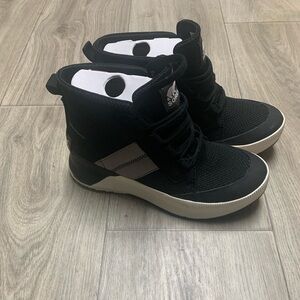 Women’s sorel black comfort sneakers
